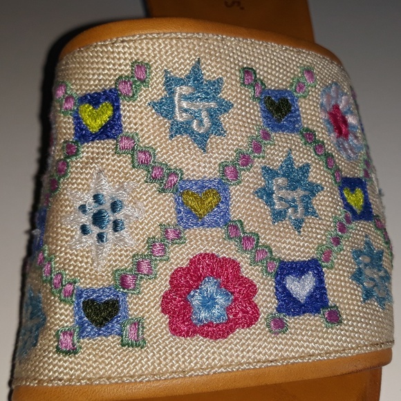 Eric Javits Italian leather embroidered sandals 7M - Picture 3 of 8